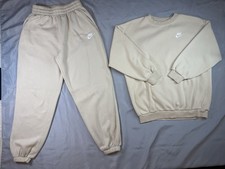 Nike Youth Unisex M Beige Fleece 2-Piece Sweatsuit Set Crewneck Joggers Pockets