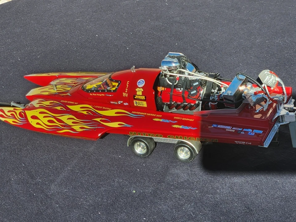 BOTE FUNDIDO A PRESIÓN "NITRO POLLO" DOUG VERSTUYFT Foto 4 de 4