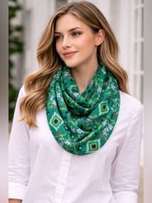 Green  White Geometric Print Infinity Scarf Lightweight Loop EUC