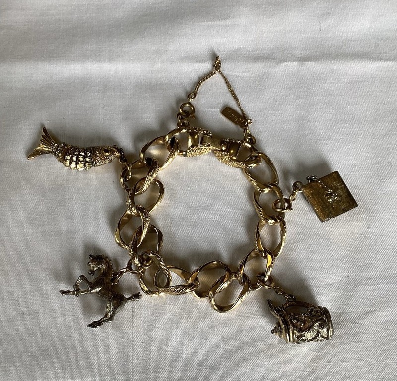 Vintage MONET Gold Tone Charm Bracelet w 4 Charms - Fish Horse Graduation Stein