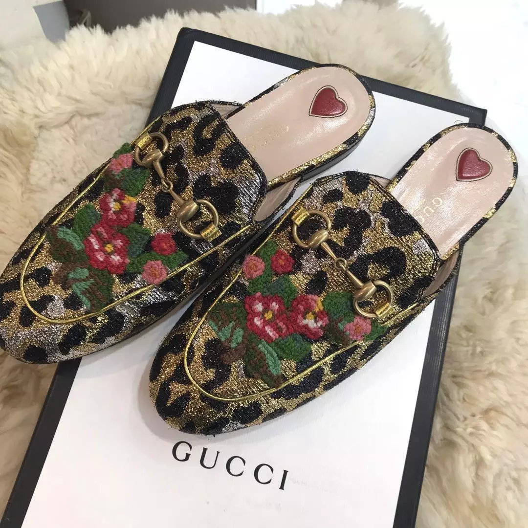 Chaussons plats GUCCI Horsebit Princetown pointure 35,5 broderie florale emballés