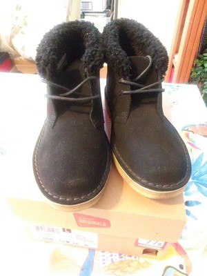 clarks desert boots snow