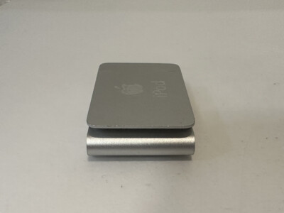 Apple iPod shuffle 2nd Generation Silver (1 GB) Works great
