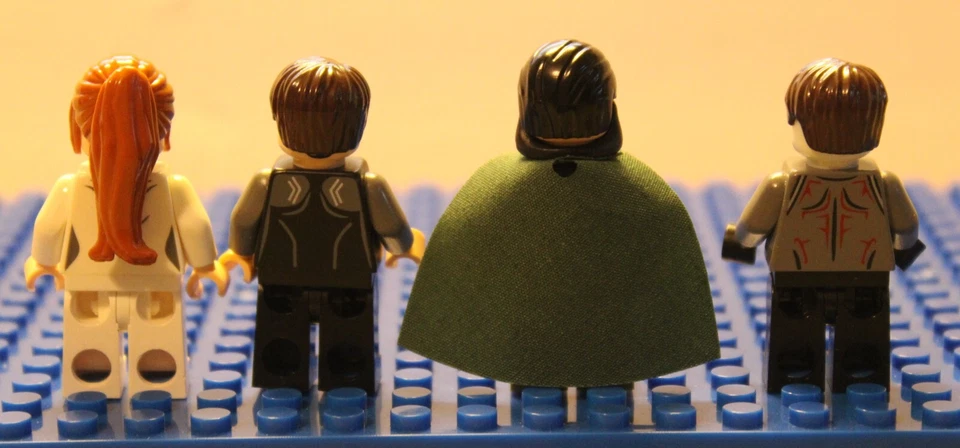 Set of 4 Iron Man Lego Minifigures from set #76007 Malibu Mansion Attack - Image 2 of 2