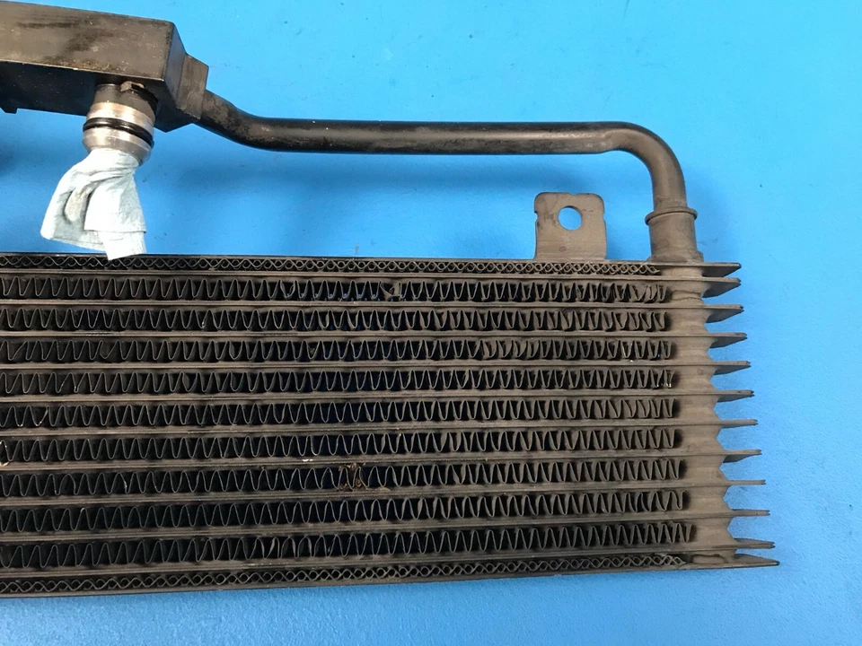 Radiador refrigerador de óleo de transmissão 07-10 MERCEDES W221 W216 S63 S550 CL63 CL550 - Imagem 2 de 4