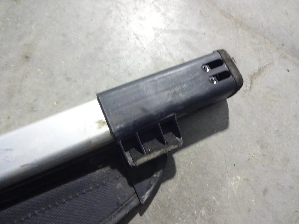 Kia Sorento 2015 cubierta de carga trasera negra retráctil OEM Foto 4 de 4