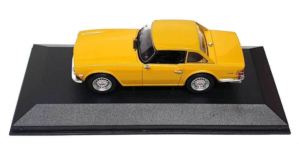 Vanguards 1/43 Scale VA14702 - Triumph TR6 (Hard Top) - Mimosa Yellow - Image 4 of 4
