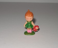Altfigur Mädchen mit Puppe