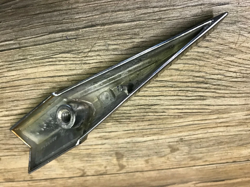 1966 66 PONTIAC BEAUMONT SPORT DELUXE Б/У GM ГРИЛЬ КОПЬЕ ЭМБЛЕМА 3393584 - Изображение 4 из 4