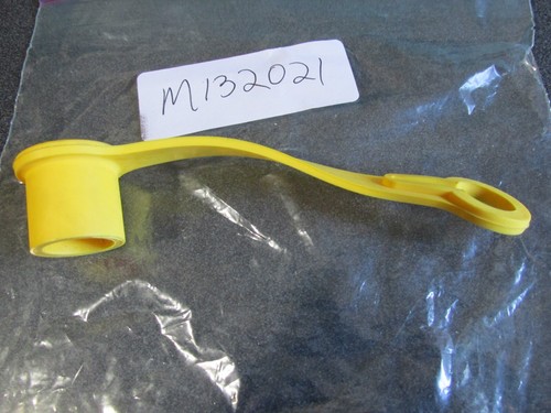 Yellow John Deere M132021 Hydraulic Dust Cap 365 375 380 670 770 X 465 475 575 - Picture 3 of 3