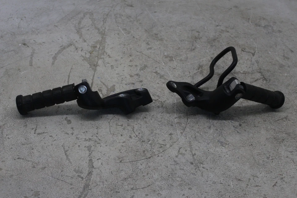 15-24 INDIAN SCOUT ABS OEM PINOS TRASEIROS DE PASSO DE PASSAGEIRO A3 - Imagem 3 de 4