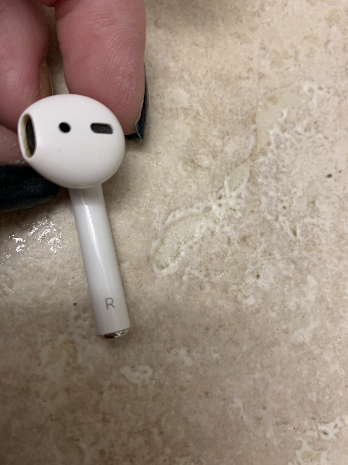 Wireless AirPods with crystal-clear sound and long battery life-image