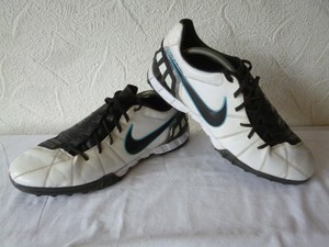 nike total 90 astro turf trainers