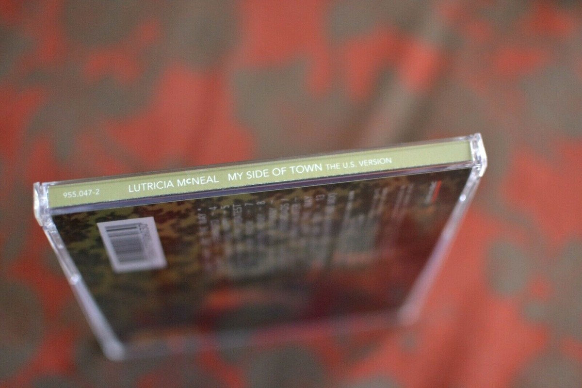 【中古】 MY SIDE OF TOWN THE U．S． VERSION ルトリシア・マクニール My Side of Town The U.S. Version by Lutricia McNeal (CD, 1998