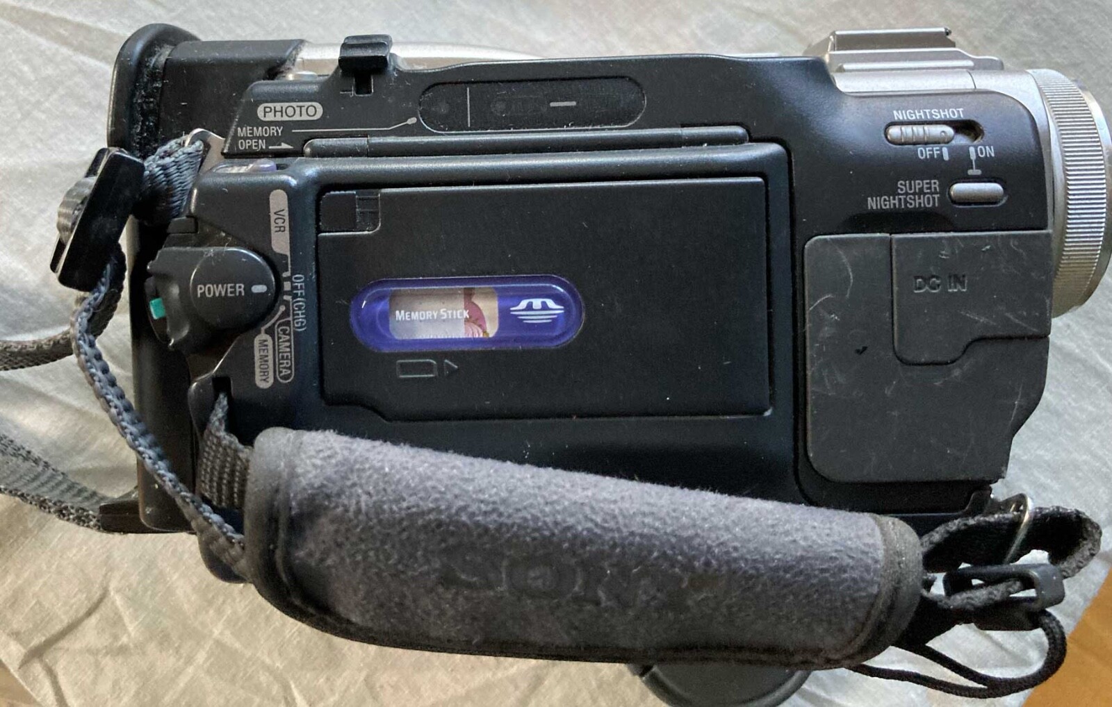 Sony Handycam MiniDV Video Camcorder DCRTRV11 AC adapter, works weak