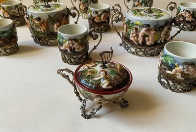CAPODIMONTE porcelaine ancienne Italienne 13 pièces avec Putti ou chérubins - Photo 1/4