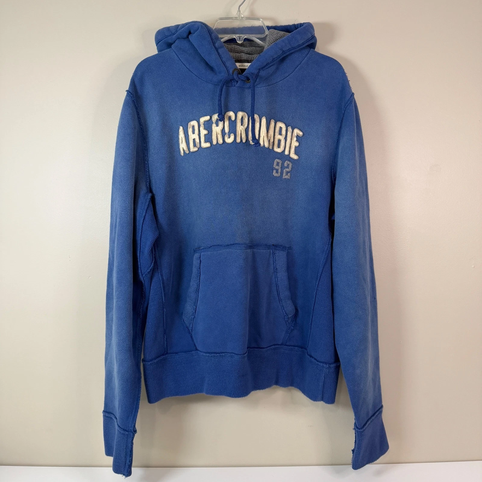 Abercrombie & Fitch XXL Distressed Spell-out Logo Hoodie Thermal Lined Muscle
Opens in a new window