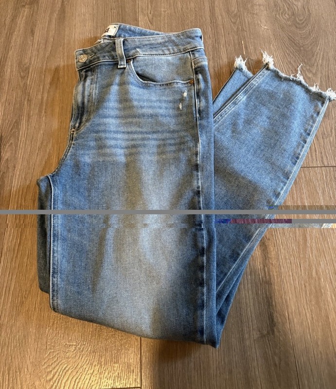 PAIGE Size 31 Women’s Light Wash Blue Skinny Distressed Denim 5-Pocket Jeans