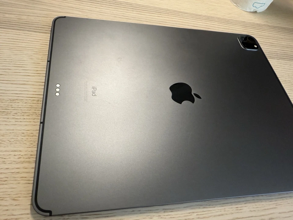 Apple iPad Pro 5. Gen 256GB, Wi-Fi + 5G (Mit Simlock), 12,9 Zoll - Space Grau