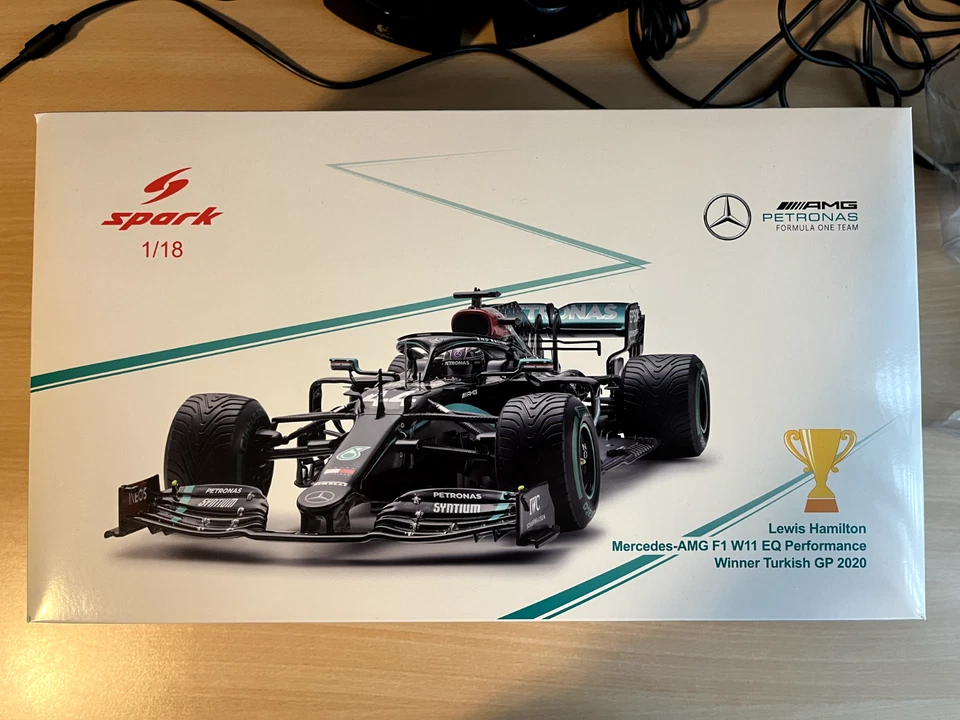 Spark Mercedes-AMG W11 1/18 Lewis Hamilton Turkish gp 2020 18S567 - Immagine 2 di 4