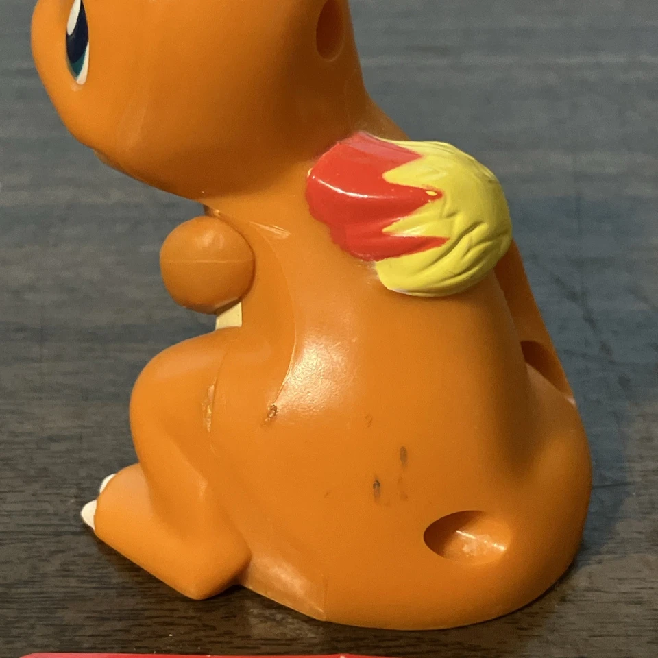 Hasbro Innovision ThinkChip Pokemon Battle Stadium Figura Charmander con tarjeta Foto 3 de 4