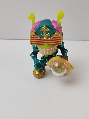 Treasure X Alien Hunters Cosmic Commanders SERGEANT STUN Figure w/Shield