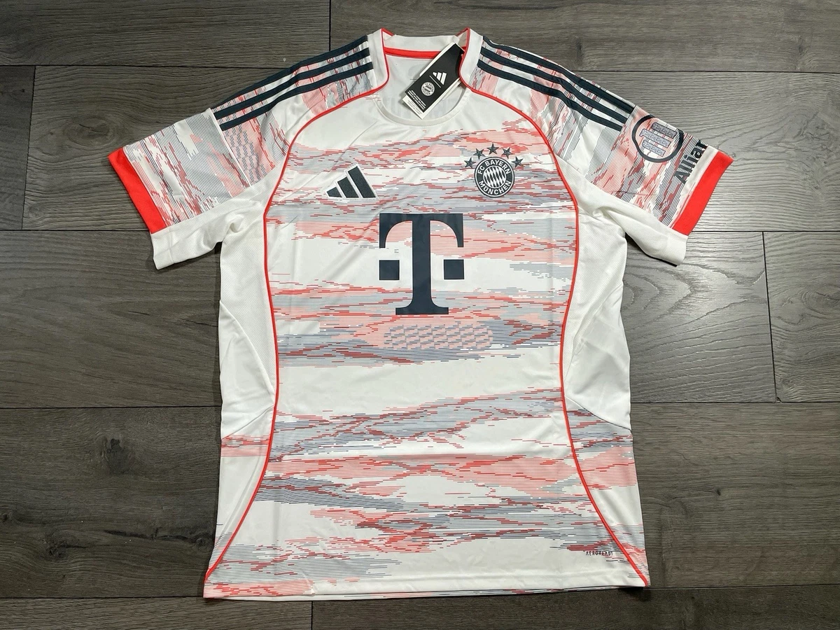 Preços baixos em Adidas Bayern de Munique Branco fã de Futebol
