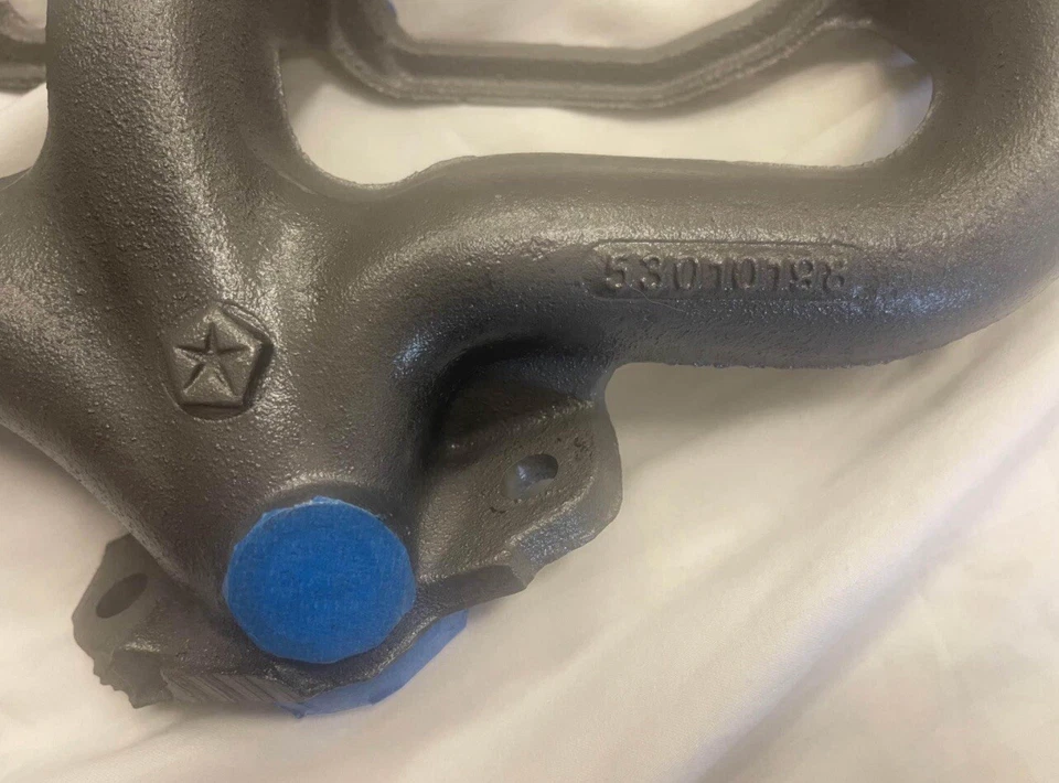 Colectores de escape Chrysler/Jeep OEM totalmente restaurados. Prácticamente nuevo  Foto 3 de 4