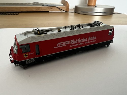 Kato Ge 4/4 647 RhB red,m. Nm 6.5mm gauge detailed plus three coaches ...