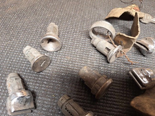HUGE LOT 1950's 1960's Car Pickup Ignition Tumblers - Picture 2 of 6
