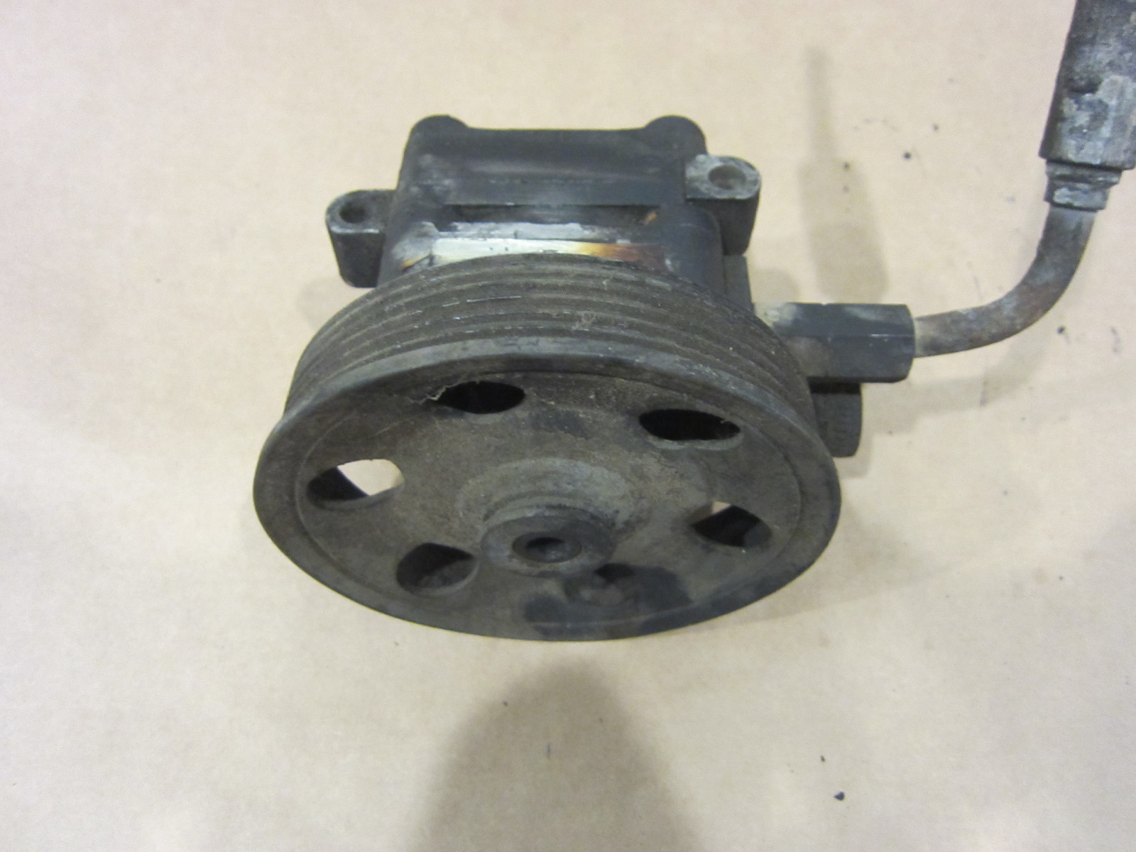 Maserati 4200  Power Steering Pump. Fire Damage.  Part# 187920