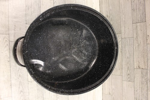 Vintage 16" Black Enamel Speckle Oval Roasting Pan with Lid - Used - Picture 11 of 12