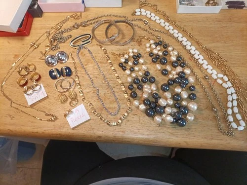 LOT OF VINTAGE MONET COSTUME JEWELRY