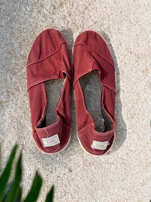 Toms women s Black Cherry Canvas Slip-Ons Size 9.5