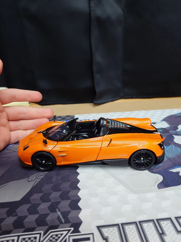 Pagani Huayra Roadster 可转换 1: 24 压铸玩具模型汽车罕见 Motormax 二手 — 第 3/4 张图片