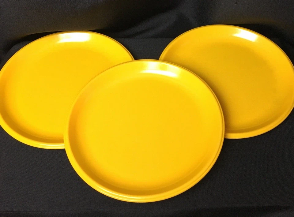 Lot of 3 VTG Rubbermaid Yellow Melamine Melmac Plastic 8 1/4" Salad Plates #3838 - Image 4 of 4