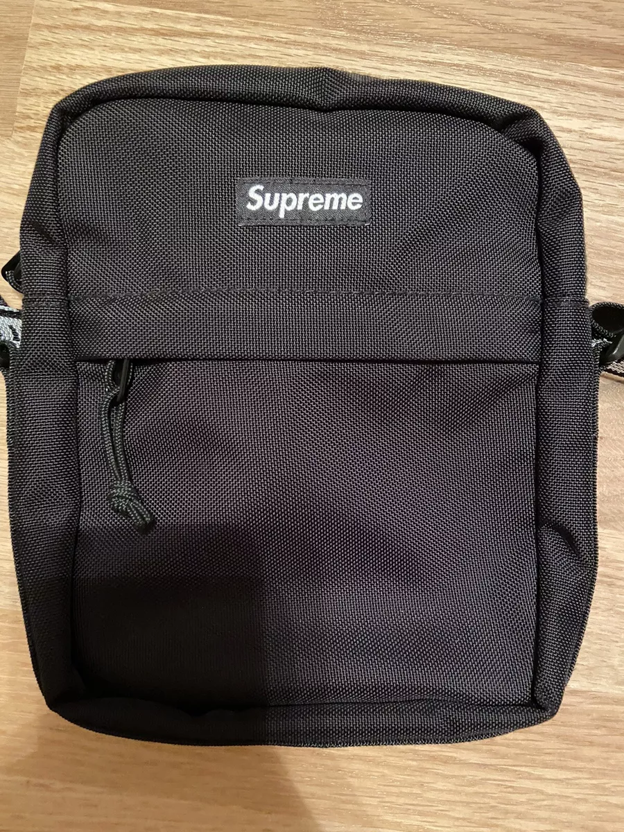 Supreme Shoulder Bag (SS18) Black  Shoulder bag women, Bags, Black shoulder  bag