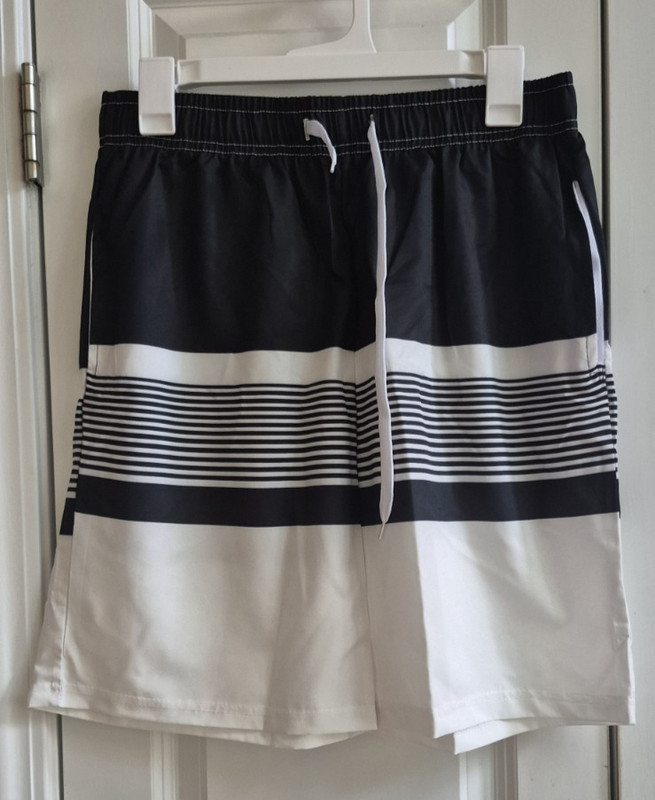 NWOT Men's Swimsuit - Black and White - Size Large 