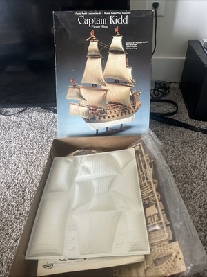 Lindberg #70873 New Open Box Captain Kidd Pirate Ship Model Kit New Open Box