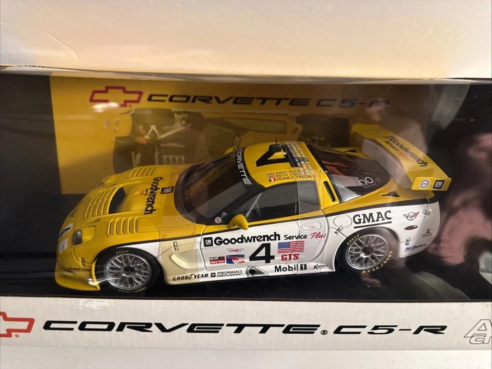 AUTOART Chevrolet Corvette C5-R 1:18 Race Car #4 Pilgrim Collins Freon - Image 4 of 4