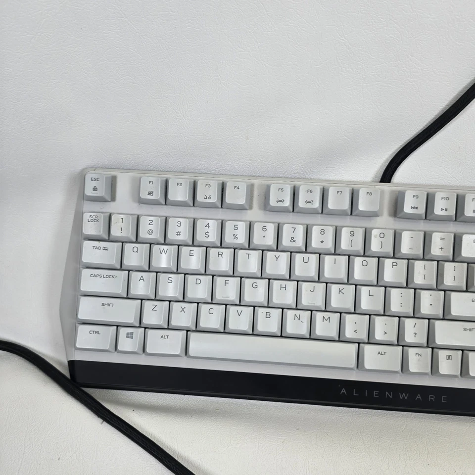 Alienware AW510K Wired Gaming Keyboard - Image 3 of 4