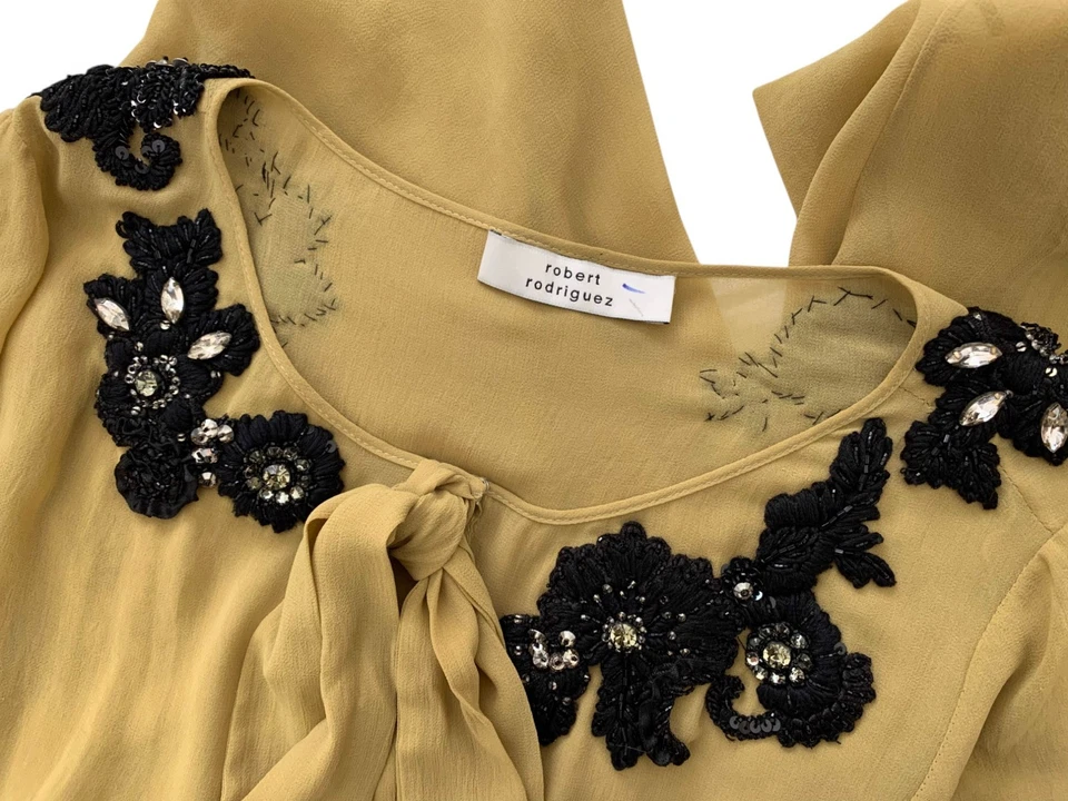 Blusa Robert Rodriguez Adornada Cuentas Gasa Cuello Corbata Top Talla Pequeña Foto 3 de 4