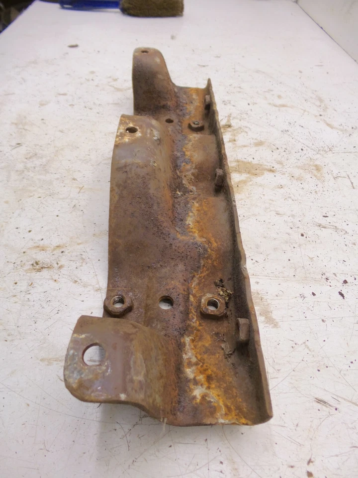 74-77 CAMARO ORIGINAL PARACHOQUES TRASERO CROMADO METAL SOPORTE INTERIOR CENTRAL Foto 3 de 4