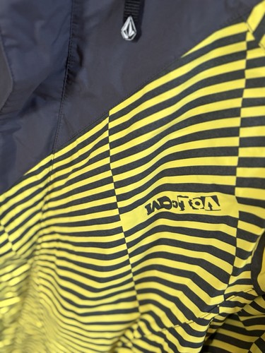 Volcom Nimbus Snowboarding Ski Jacket Men's Size Medium Gray 10,000mm - Picture 2 of 7