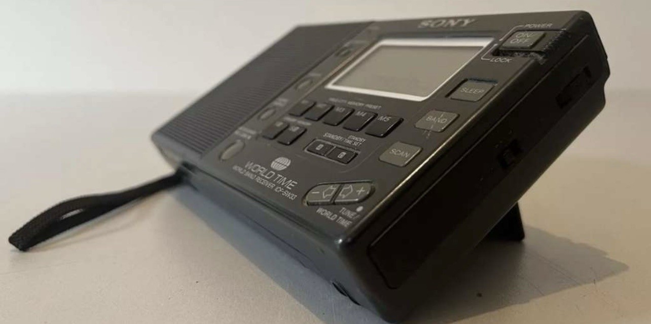 SONY ICF-SW33 FMステレオ／SW／MW ワールドバンドレシーバー