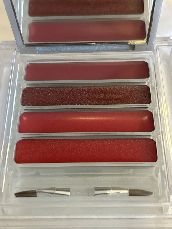 MODELOS PREFIEREN Four Your LIPS Cremas Labiales Cuádruples con Cepillo Labial Tonos Rosa Brillo .11oz Foto 2 de 4