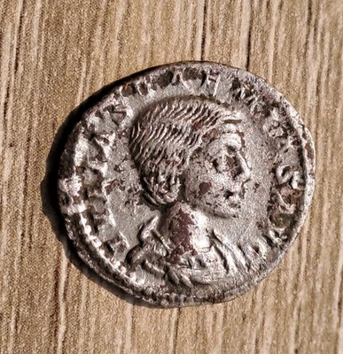 Julia SOAEMIAS , denier Argent VENVS CAELESTIS RIC 243 Venus Assise - Rome 220 - Photo 1/4