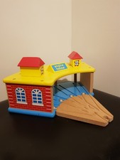 Brio Engine House & Splitter