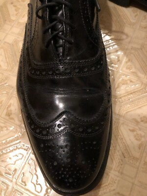 Allen Edmonds Black Leather McAllister Wingtip Oxford Shoes  display picture 1