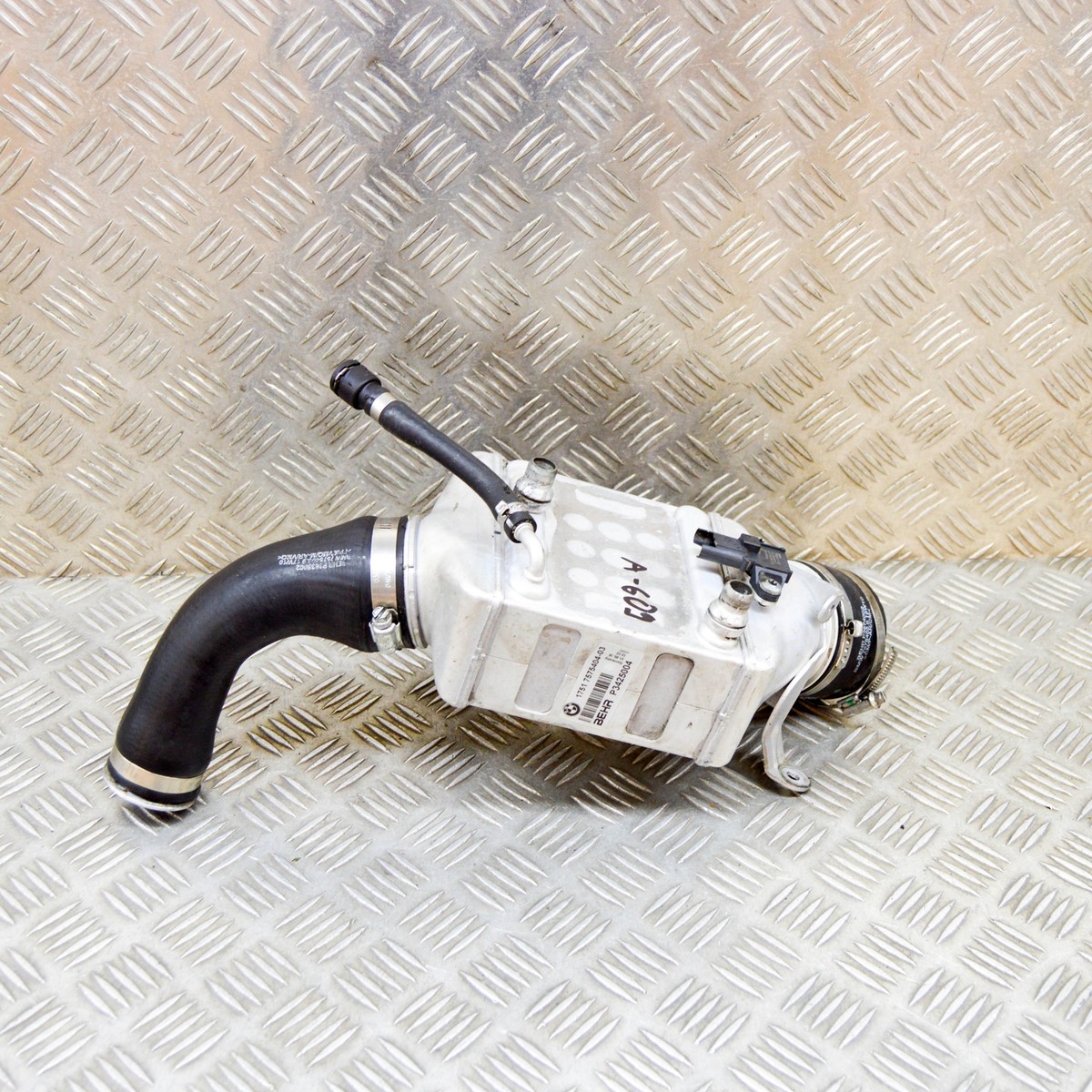 BMW 5 F10 550i Right Intercooler Radiator 7575402 7585493